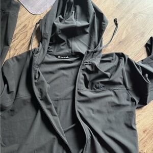 Travis Mathew Rain Jacket XL never worn